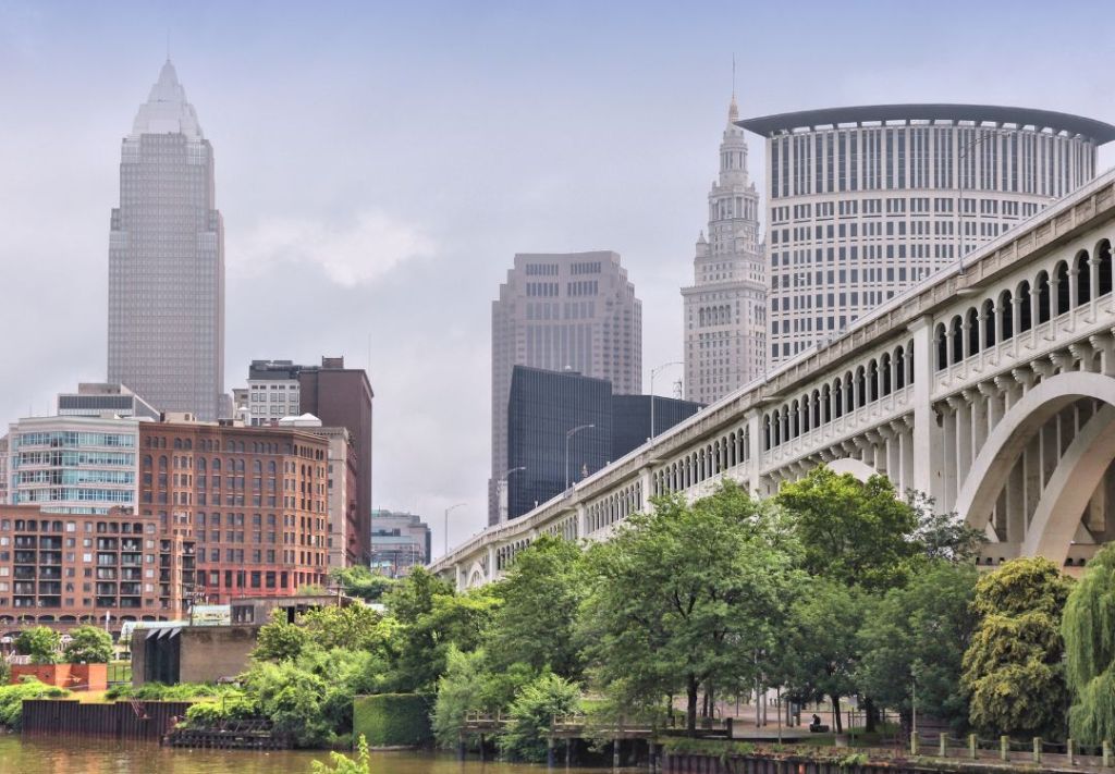 Más lluvia golpea a Cleveland antes del sol