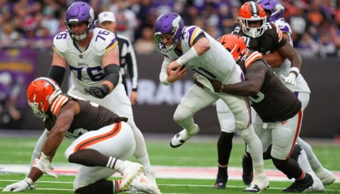Vikings remontan y ganan 21-17 a Browns con TD final