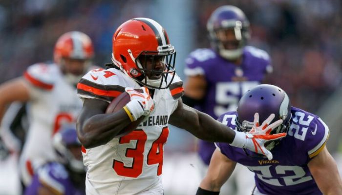 Vikings remontan y ganan 21-17 a Browns con TD final