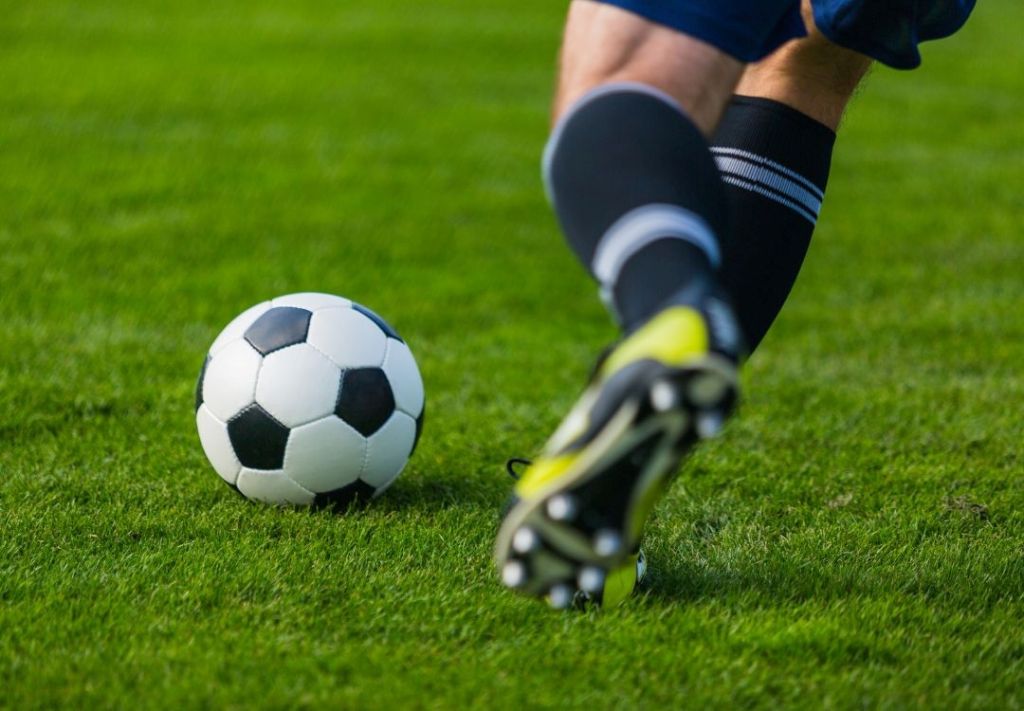 Fiebre de fútbol universitario en su máximo nivel, ¿Zips o Eagles?