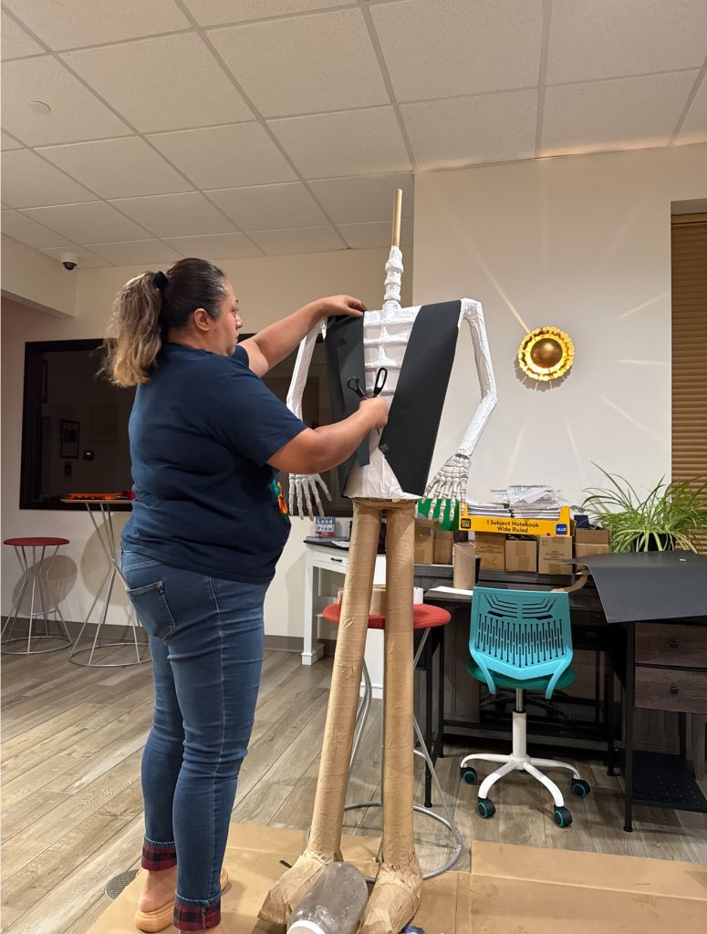 HOLA Ohio honra Día de Muertos con altar comunitario