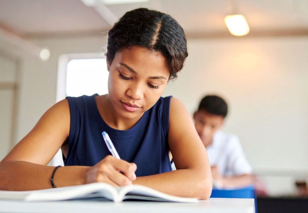 Organizan concurso de redacción sobre historia afroamericana