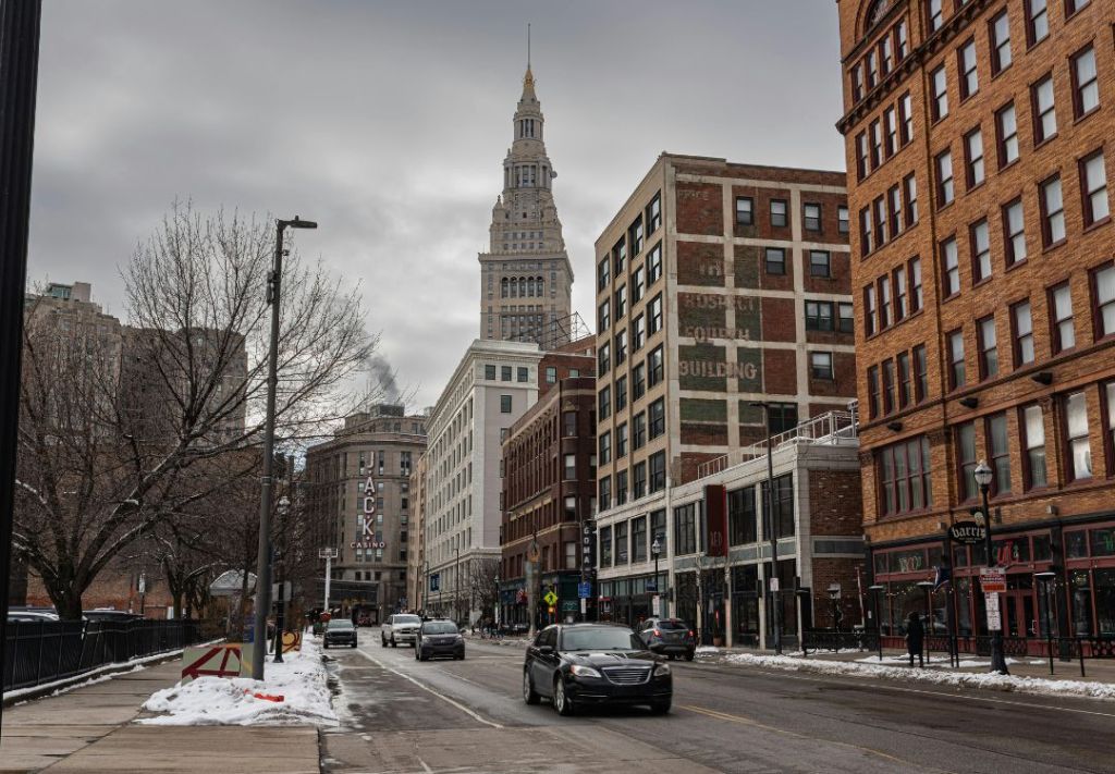 Niebla, tormentas y regreso del invierno en Cleveland