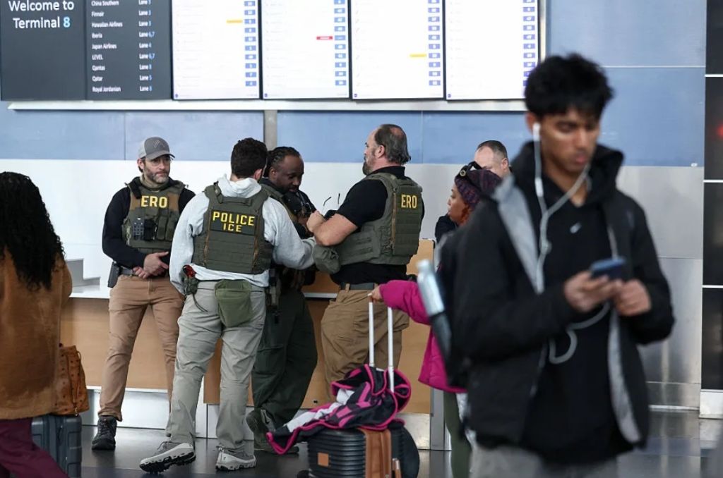 ICE apoya operativos de seguridad y funciones de TSA en aeropuertos